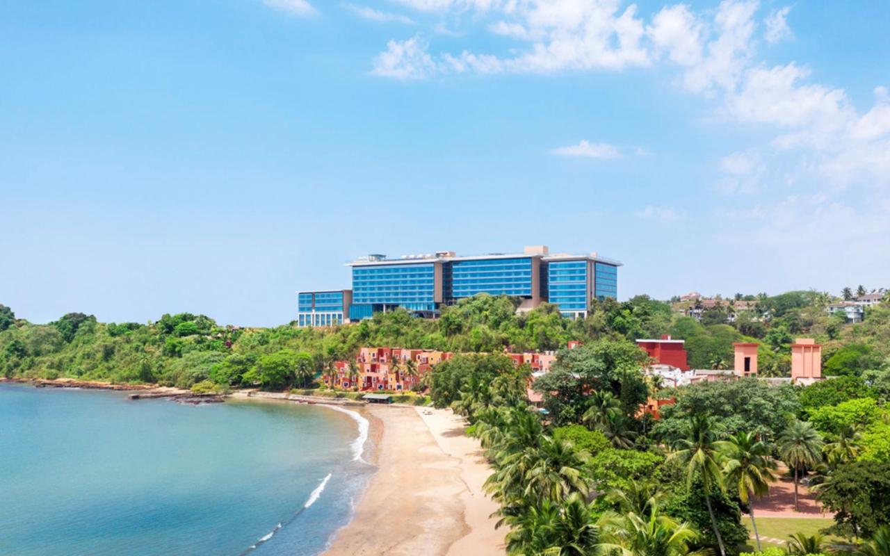 Taj Cidade De Goa Horizon, Goa Панаджі Екстер'єр фото View of the hotel from the beach